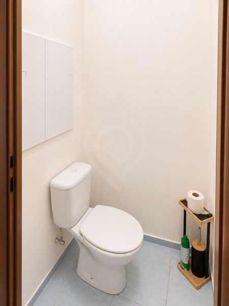 wc.jpg
